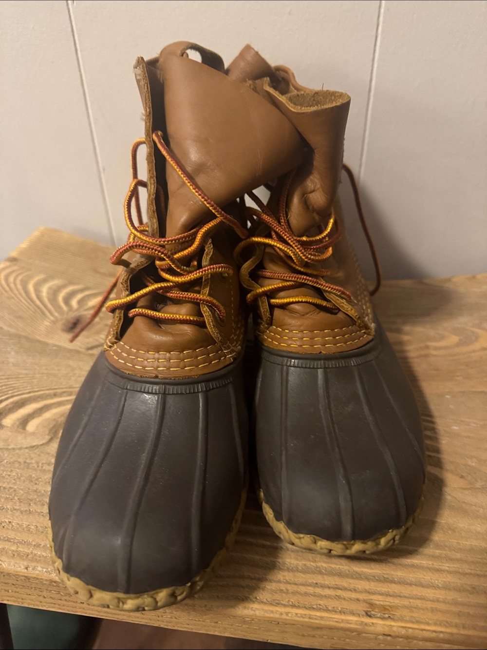 L.L. Bean Two-Tone Duck Boots in Brown & Dark Brown (Men 7 Women 9) Med. width - Picture 8 of 8